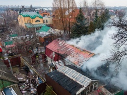 В Днепре на Ярославской загорелся дом