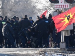 Канадская полиция разогнала протестующих, блокировавших железную дорогу