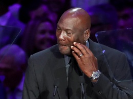 Легенда баскетбола Джордан метко пошутил о своих слезах на церемонии прощания с Брайантом (фото, видео)