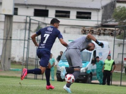 Ударом в падении: парагвайский вратарь забил курьезный гол в свои ворота (видео)
