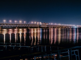 Как в Днепре выглядит ночной Амурский мост и вид с него
