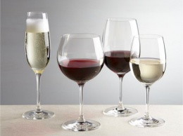 От размера бокала зависит объем выпитого вина