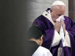 Папа Римский отменил ряд мероприятий из-за "легкого недомогания"