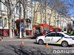 В Николаеве «горело» главное управление полиции, «спасли» шесть человек (ФОТО, ВИДЕО)