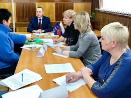 В Крыму начали работу «Семейные приемные»