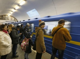 Завтра в Киеве на трех станциях метро возможны ограничения на вход