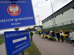 Только каждый третий украинец собирается вернуться обратно из Польши в Украину