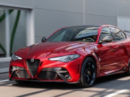 Мощнейшая Alfa Romeo Giulia стала легче и быстрее