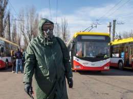 Коронавирус не пройдет: как в Одессе троллейбусы после пассажиров дезинфицируют