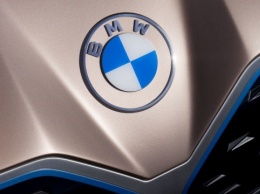 BMW представил новый логотип