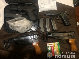 Во Львове правоохранители задержали торговца оружием