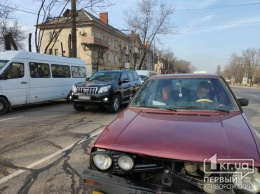 В Кривом Роге на месте концентрации ДТП столкнулись 3 авто