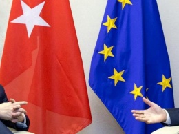 ЕС обещает Турции больше денег для помощи с сирийскими беженцами