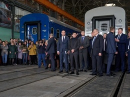 Укрзализныця в этом году закупит дизель-поезда и сотню "крюковских" вагонов