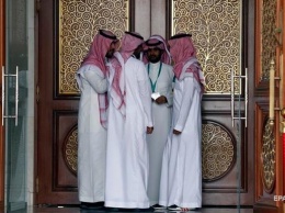 Двух членов саудовской королевской семьи обвиняют в госизмене