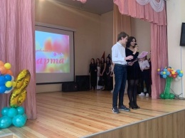 В Запорожье гимназисты подготовили весенний концерт