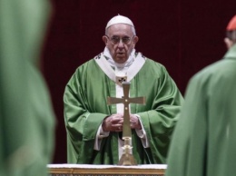Папа Римский Франциск из-за эпидемии коронавируса перенес воскресную молитву в онлайн формат