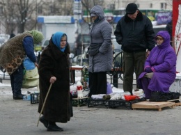 "Деньги пенсионеров ушли на премии": украинцы разгневаны от выходки Кабмина
