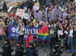 Иностранные дипломаты приняли участие в Марше за права женщин в Киеве