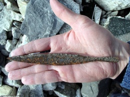 В Норвегии в растаявшем леднике нашли 1500-летнюю стрелу викингов