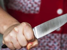В Днепре женщина поссорилась с сестрой и ударила себя ножом в живот