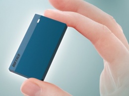 Представлен «неубиваемый» внешний SSD на терабайт весом 15 граммов