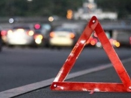 В Запорожье водитель легкового автомобиля не справился с управлением и сбил женщину
