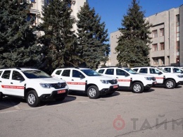 Районам Одесской области передали 22 автомобиля для врачей и 33 портфеля телемедицины