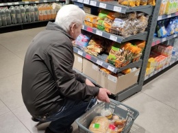Ни одного антисептика, но куча апельсинов: что творится в супермаркетах Запорожья из-за карантина