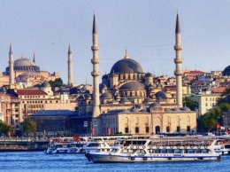 В Стамбуле закрывают театры и музеи из-за коронавируса