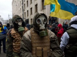 В Киеве АТОшники наденут противогазы и пойдут маршем к российскому посольству