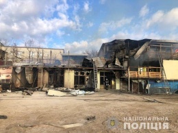 Полиция: отельный комплекс, часть которого сгорела ночью в Кирилловке, подожгли, - ФОТО