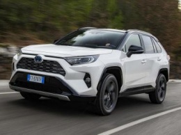 «Новый Toyota RAV4 - машина убийца»: Бывший владелец Ford Kuga высказался о покупке «японца»