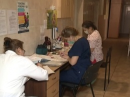 Медики рассказали о состоянии двух новых зараженных коронавирусом украинцев