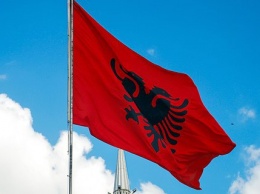 Албания ввела трехдневный комендантский час из-за коронавируса