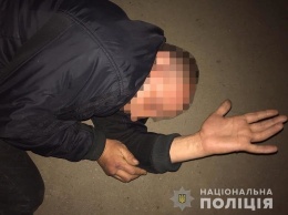 Ударил ножом в шею и отвез на такси в больницу: в Харькове ревнивый рецидивист едва не убил любовницу, - ФОТО