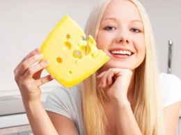 Ученые сообщили, что будет, если ежедневно есть сыр