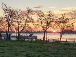 Утро в Херсоне: центральная набережная - фоторепортаж