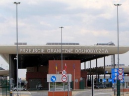 Польша приостанавливает движение на границе с Украиной