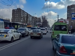В Днепре на Калиновой столкнулись 4 автомобиля: образовалась огромная пробка