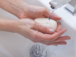 Как мыть руки в сезон коронавируса, не допуская сухости? Поясняет дерматолог из Германии