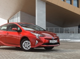 Toyota отравит на сервис гибриды Prius в России