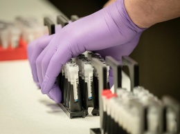 В Канаде объявили о выпуске пробной вакцины против коронавируса