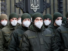 Жизнь в Украине замирает перед угрозой коронавируса
