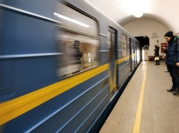 В Киевском метро шутят над пассажирами