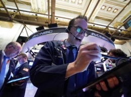 Фондовый рынок США в минусе: биржи открылись падением на 5-6%