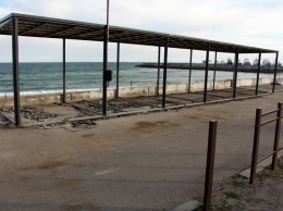 В Черноморке под покровом карантина снова застраивают единственный пляж