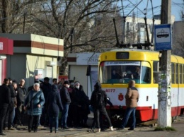 Бунт в Одессе из-за карантина: выбитые стекла и угрозы водителям. ФОТО