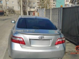 В Слобожанском пытались поджечь Toyota Camry с помощью горящего ботинка