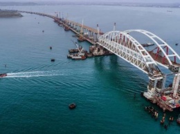 Оккупантские власти в Крыму побаиваются опасности от Керченского моста
